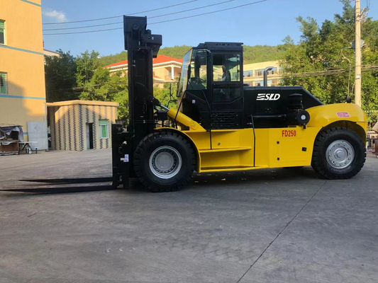25 τόνοι βαρέων καθηκόντων Forklift για το χειρισμό των εμπορευματοκιβωτίων 20ft στο ναυπηγείο λιμένων