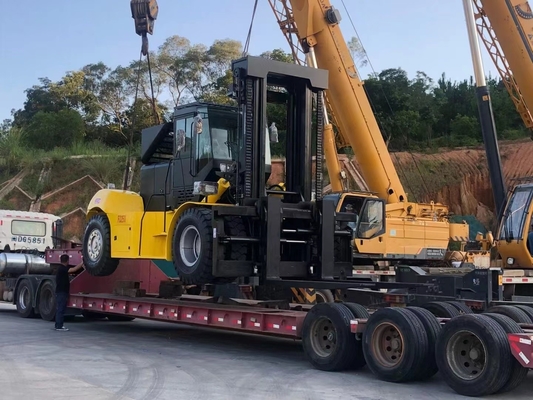 25 τόνοι βαρέων καθηκόντων Forklift για το χειρισμό των εμπορευματοκιβωτίων 20ft στο ναυπηγείο λιμένων
