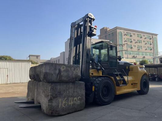 Συνολικές Διαστάσεις 7200x2550x3460mm Αντιβαροφόρο Περονοφόρο Όχημα Ενσωματώνοντας Εξαρτήματα Πιρουνιού Κατάλληλα για Ασφαλή Μεταφορά Υλικών