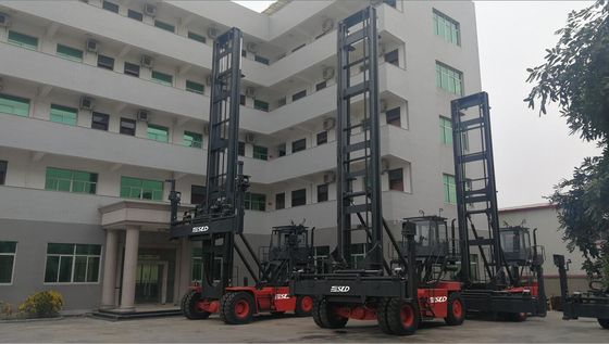 Κενό forklift χειριστών εμπορευματοκιβωτίων φορτηγό