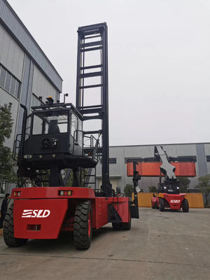 Κενό forklift χειριστών εμπορευματοκιβωτίων φορτηγό