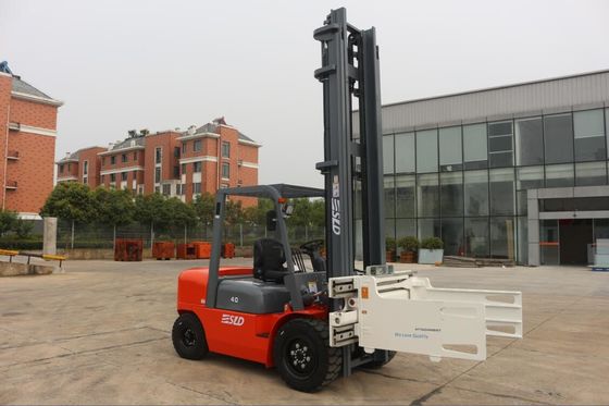 Forklift diesel μηχανών FD40 8k 4t ISUZU φορτηγό με το σφιγκτήρα δεμάτων