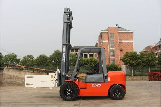Forklift diesel μηχανών FD40 8k 4t ISUZU φορτηγό με το σφιγκτήρα δεμάτων