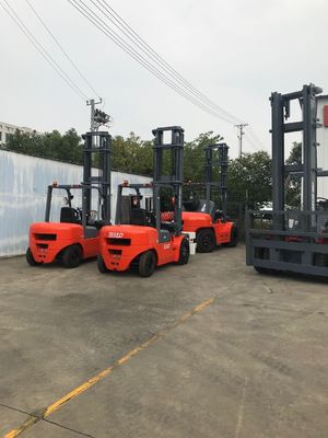 Μηχανή 3000mm της Mitsubishi ιστός Forklift diesel 4 τόνου φορτηγό