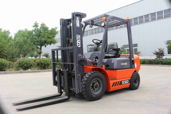 Forklift diesel λαμπτήρων CPCD25 οδηγήσεων χωρητικότητα φορτίων φορτηγών 2500kgs