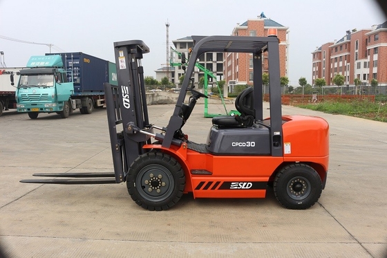 Ύψος 5000mm ανύψωσης Forklift diesel CPCD30 φορτηγό 3 τόνος με το δευτερεύοντα υψηλό ιστό μετατόπισης