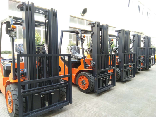 Αυτόματο diesel μετάδοσης Forklift diesel 2,5 τόνου με το διπλό/τρηπλό πλήρη ελεύθερο ιστό
